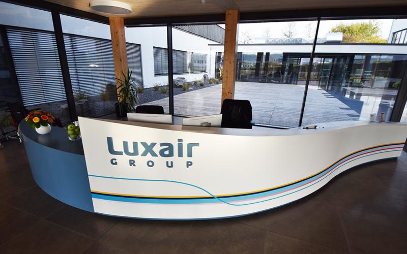 Luxworktop banque d'accueil Corian Luxair